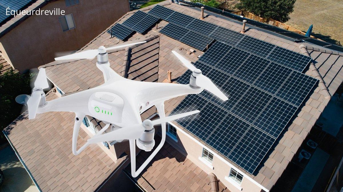 Inspection drone de panneaux solaires sur une maison écologique en construction, symbole d'une habitation éco-friendly.