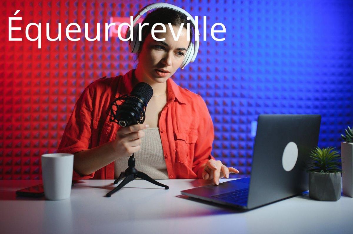 Jeune volontaire en formation de journalisme, illustrant le programme de young journalist training à Équeurdreville.