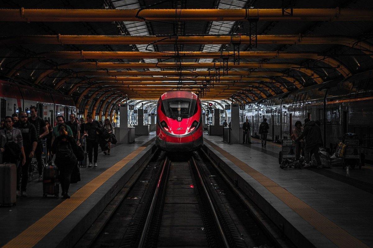 Métro futur: connectivité et innovation, compétences phares pour les métiers émergents.