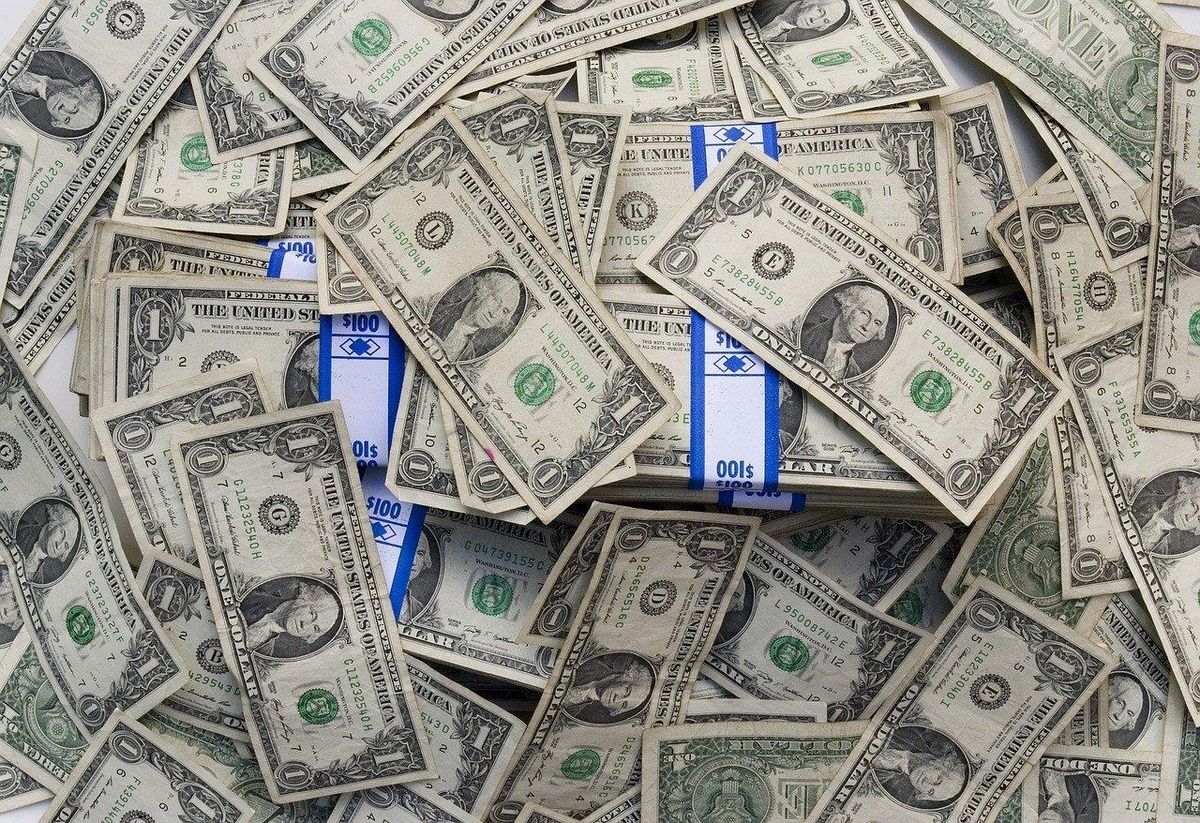 Optimisez vos finances : gérez les frais bancaires pour préserver vos économies.