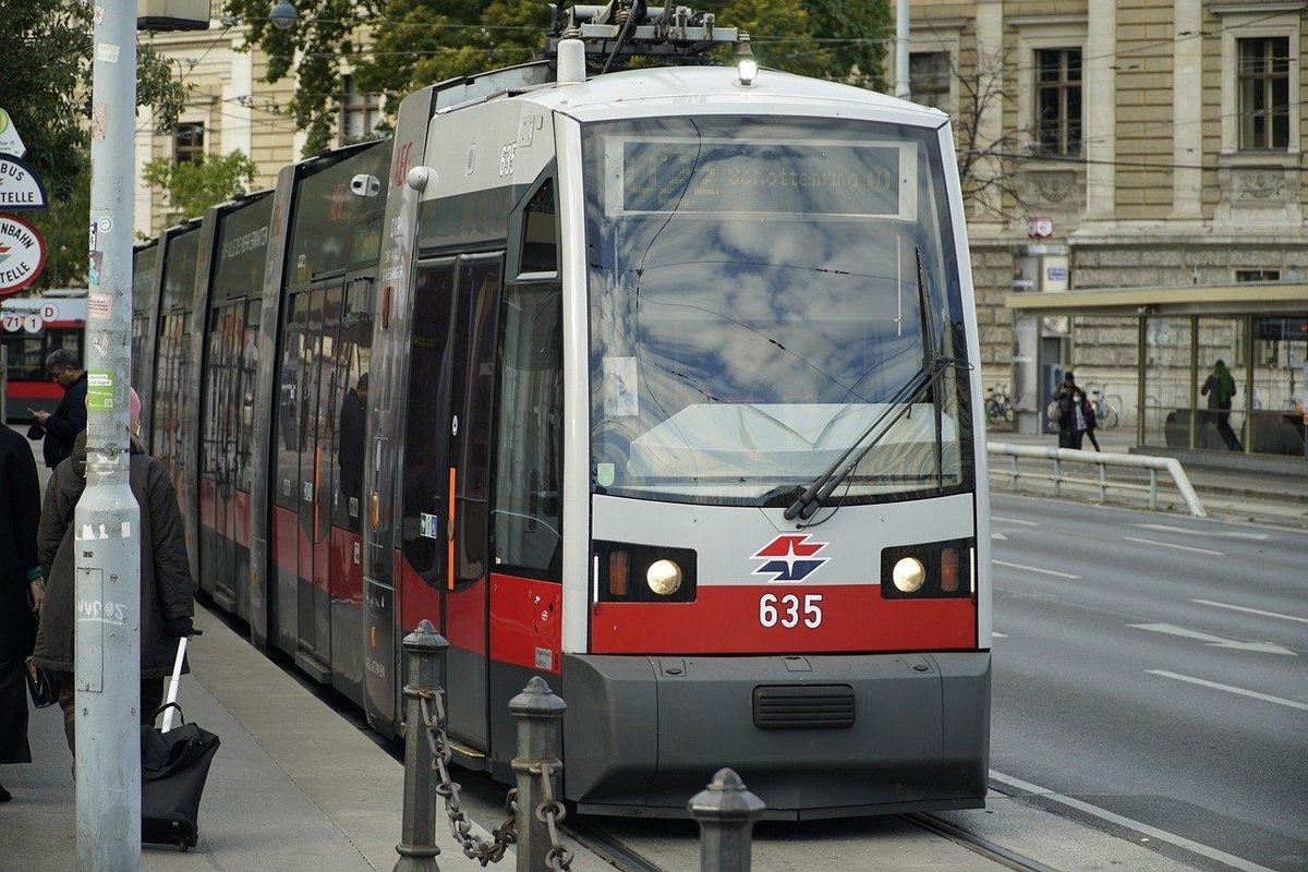 Tram moderne, solution rapide et pratique pour se déplacer à Équeurdreville.