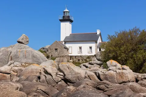 Escale à Équeurdreville : Découverte des villages voisins et trésors cachés du Cotentin