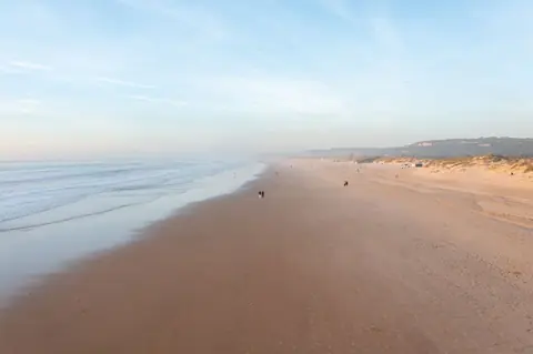 Siouville-Hague : la grande plage du Cotentin entre surf et famille
