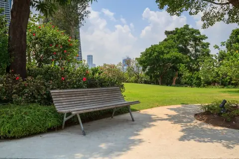 Mobilier urbain : des solutions adaptées pour des espaces publics propres et accueillants