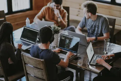 Travail et jeunes en Europe : qui sont les plus "accros au travail" ?