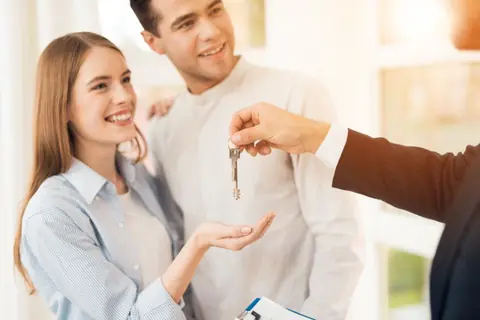 Vente et location immobilière entre particuliers : les étapes à suivre pour une transaction réussie