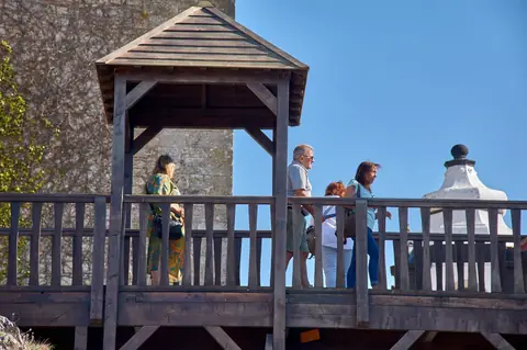 Le château des Ravalet accueille « Le voyage des arts modestes »