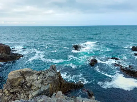 La Pointe du Roc à Granville, entre sentier littoral et mémoire corsaire